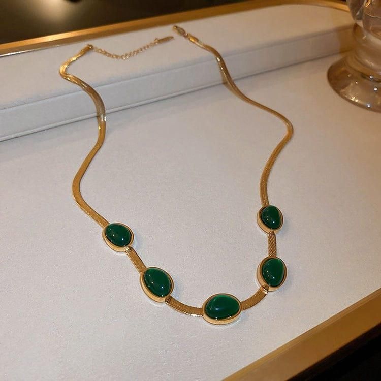 Naina Oval Green Pendant Set
